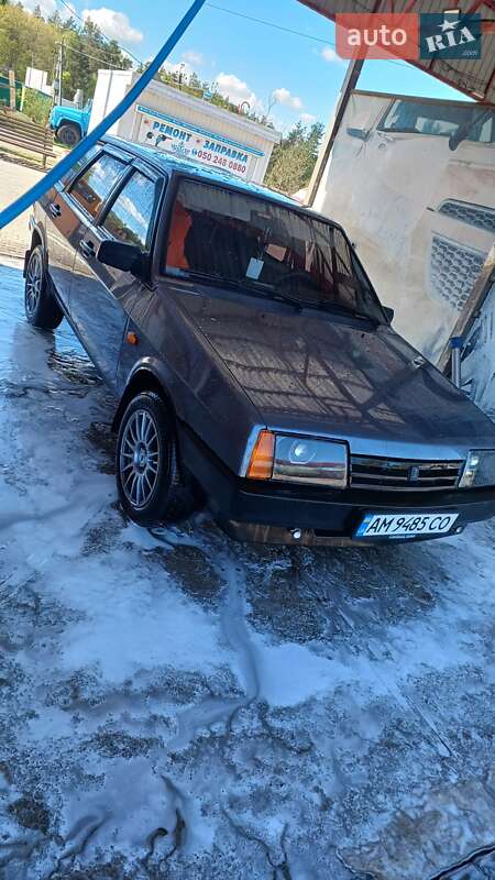 Хэтчбек ВАЗ / Lada 2109 2006 в Олевске