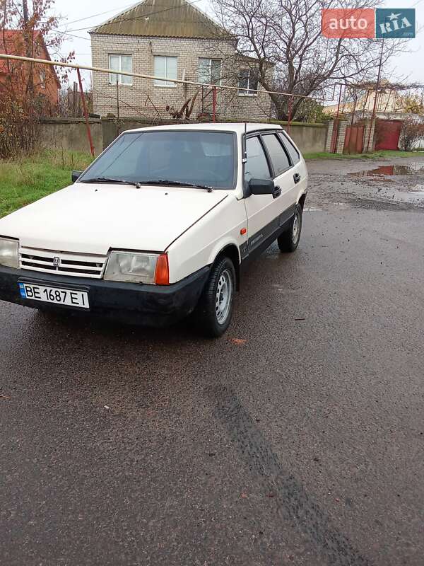 Хэтчбек ВАЗ / Lada 2109 1993 в Николаеве