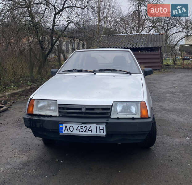 Хетчбек ВАЗ / Lada 2109 2003 в Хусті