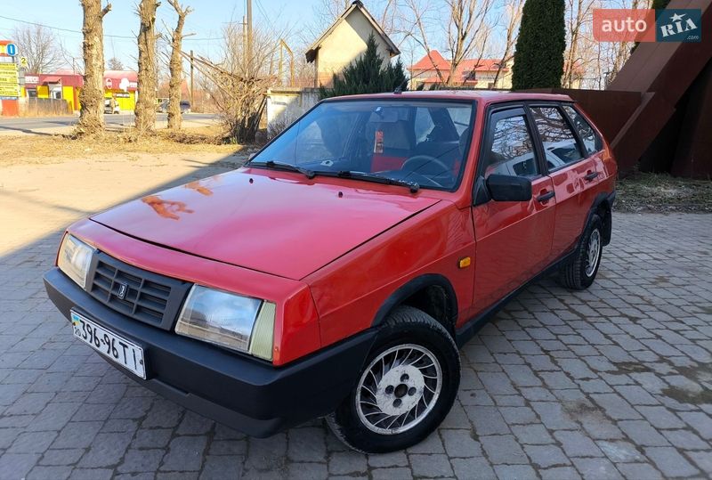 Хэтчбек ВАЗ / Lada 2109 1990 в Надворной Хэтчбек ВАЗ / Lada 2109 1990 в Надворной