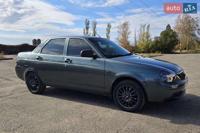 Седан ВАЗ / Lada 2170 Priora 2011 в Николаеве