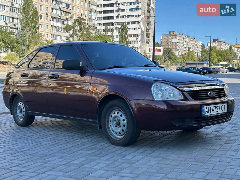 Хетчбек ВАЗ / Lada 2172 Priora 2012 в Дніпрі Хетчбек ВАЗ / Lada 2172 Priora 2012 в Дніпрі
