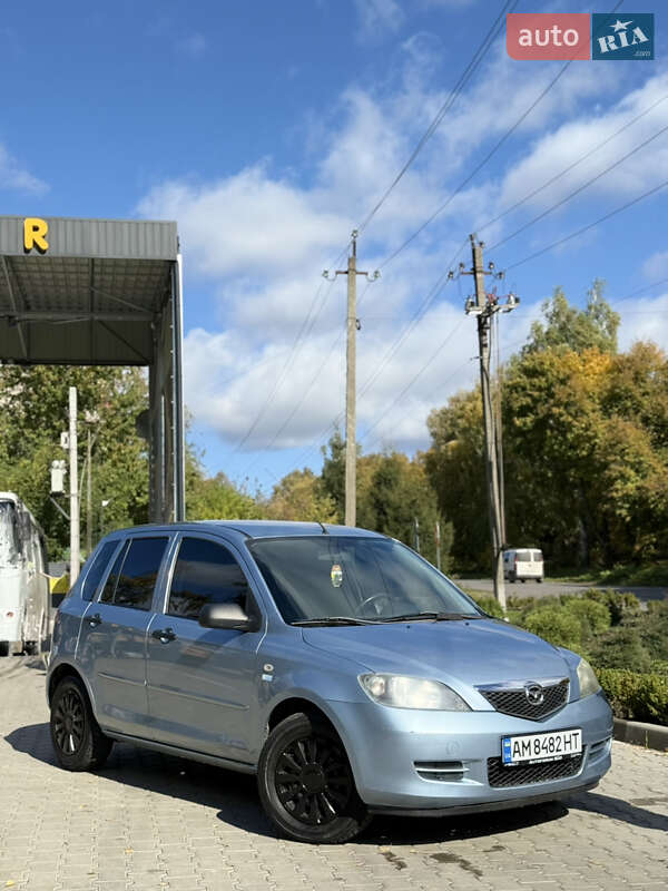 Хэтчбек Mazda 2 2004 в Жмеринке Хэтчбек Mazda 2 2004 в Жмеринке