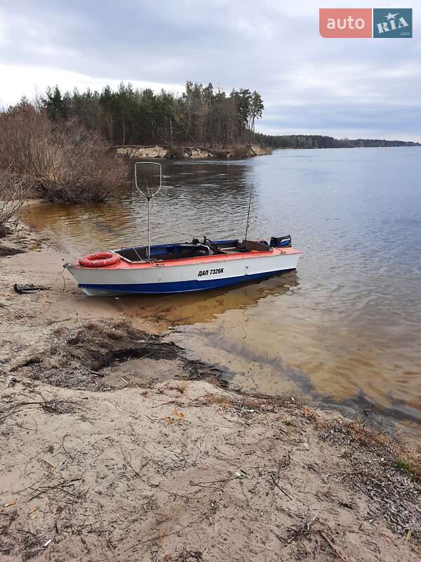 Лодка Прогресс 2М 1970 в Киеве