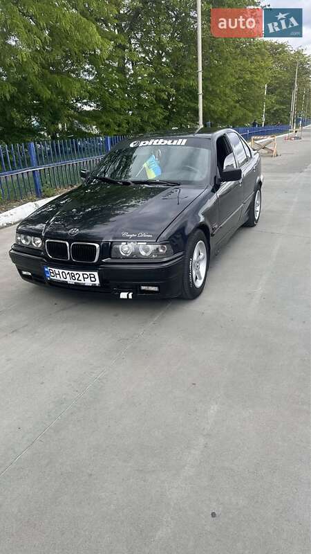 Седан BMW 3 Series 1995 в Одессе Седан BMW 3 Series 1995 в Одессе