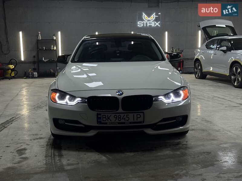 Седан BMW 3 Series 2013 в Ровно
