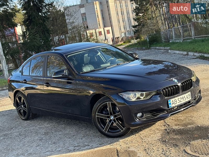 Седан BMW 3 Series 2015 в Нетешине
