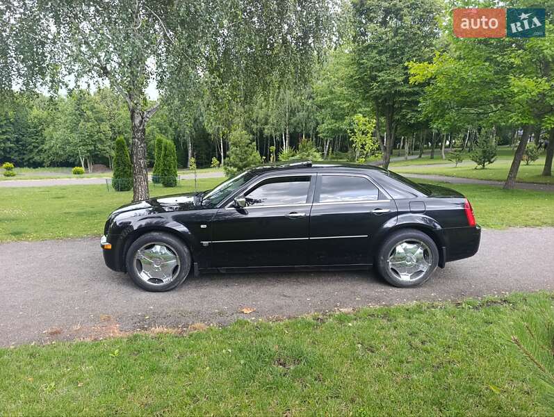 Седан Chrysler 300C 2006 в Хмельницком