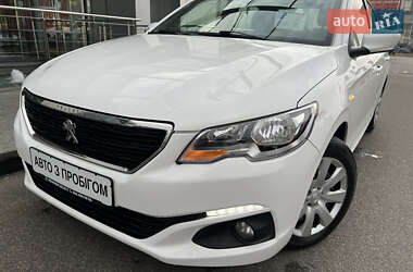 Седан Peugeot 301 2020 в Киеве