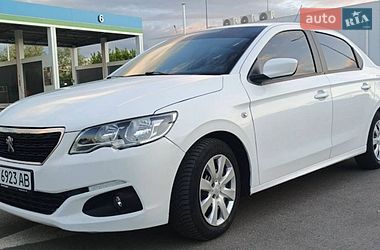 Седан Peugeot 301 2017 в Шостке
