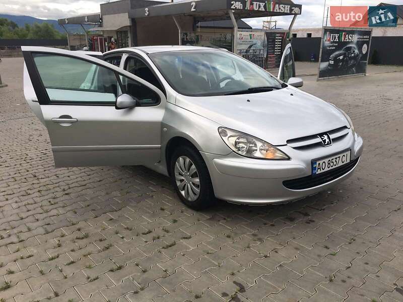 Хетчбек Peugeot 307 2003 в Іршаві