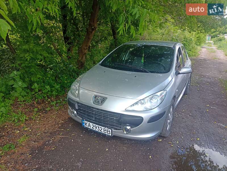 Хэтчбек Peugeot 307 2006 в Каменском