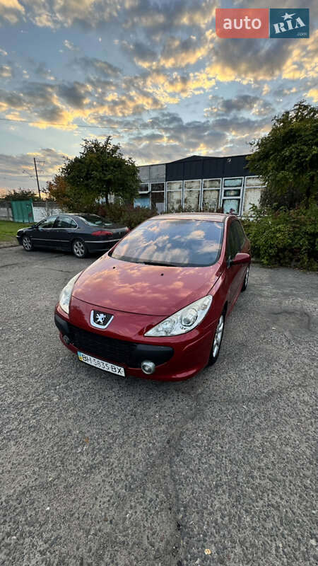 Хэтчбек Peugeot 307 2005 в Белгороде-Днестровском Хэтчбек Peugeot 307 2005 в Белгороде-Днестровском