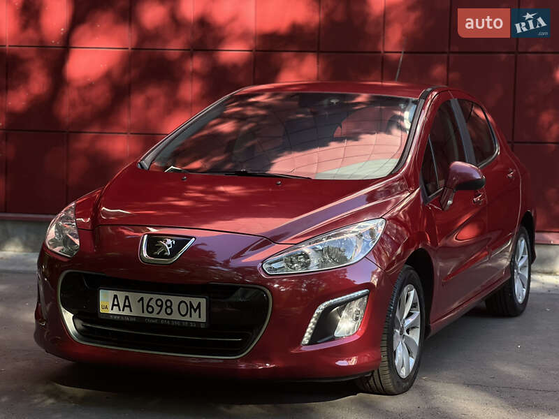 Хетчбек Peugeot 308 2011 в Кропивницькому Хетчбек Peugeot 308 2011 в Кропивницькому