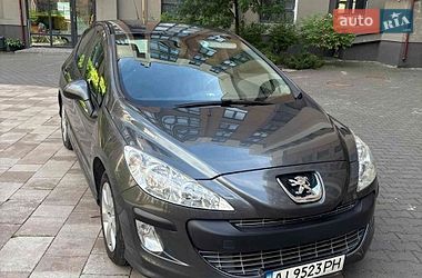 Хетчбек Peugeot 308 2011 в Софіївській Борщагівці