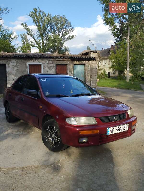 Седан Mazda 323 1996 в Запорожье