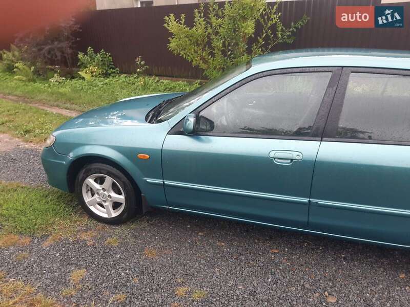 Хэтчбек Mazda 323 2003 в Львове