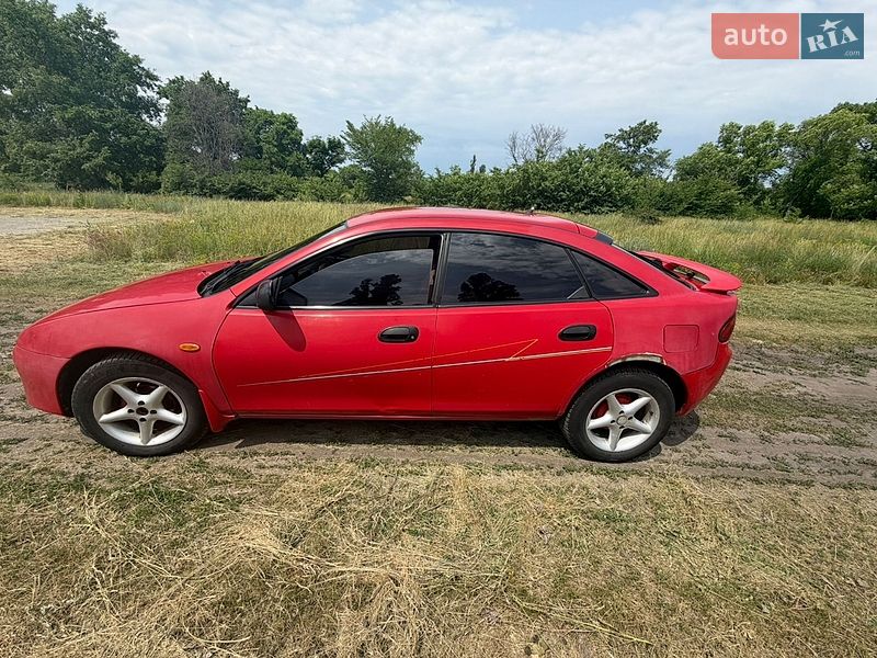 Хэтчбек Mazda 323 1997 в Светловодске