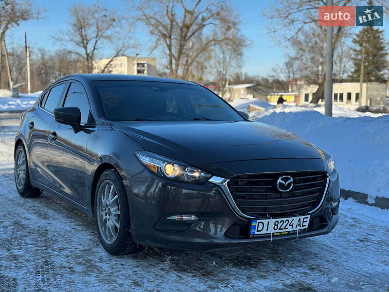 Хэтчбек Mazda 3 2017 в Коростене