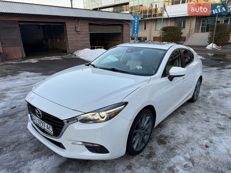 Седан Mazda 3 2017 в Киеве