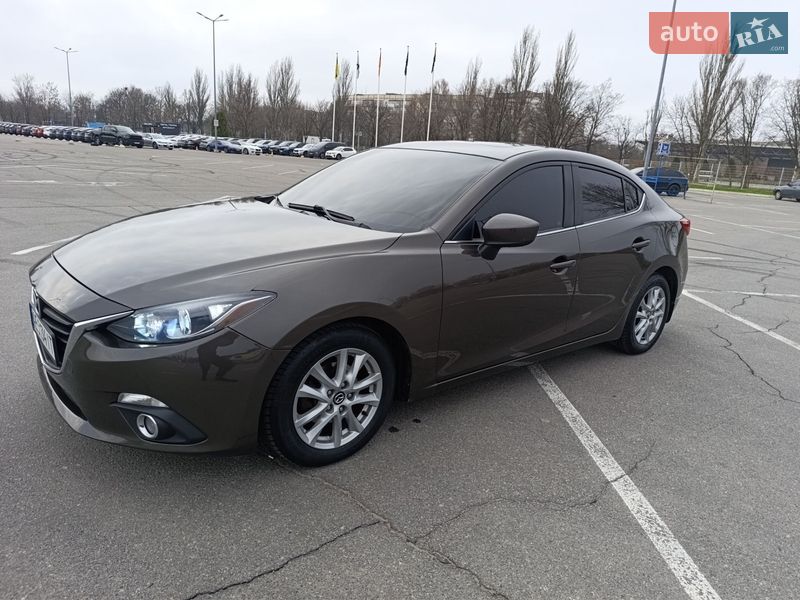 Седан Mazda 3 2013 в Дніпрі