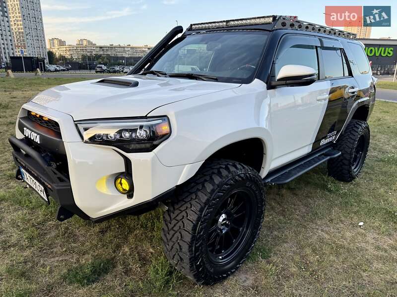 Внедорожник / Кроссовер Toyota 4Runner 2017 в Киеве