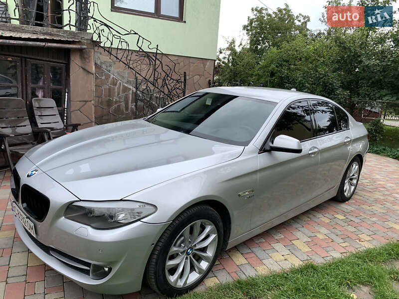 Седан BMW 5 Series 2011 в Самборе