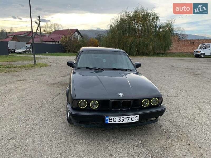 Седан BMW 5 Series 1993 в Вижнице