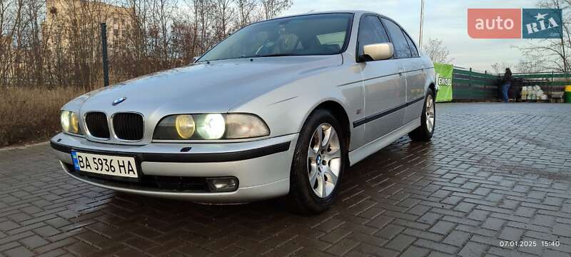 Седан BMW 5 Series 2000 в Александрие