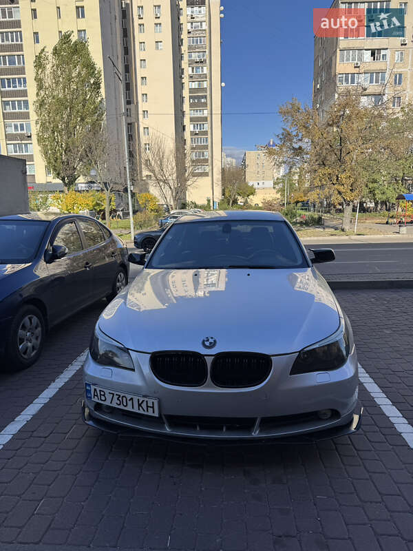 Седан BMW 5 Series 2004 в Киеве
