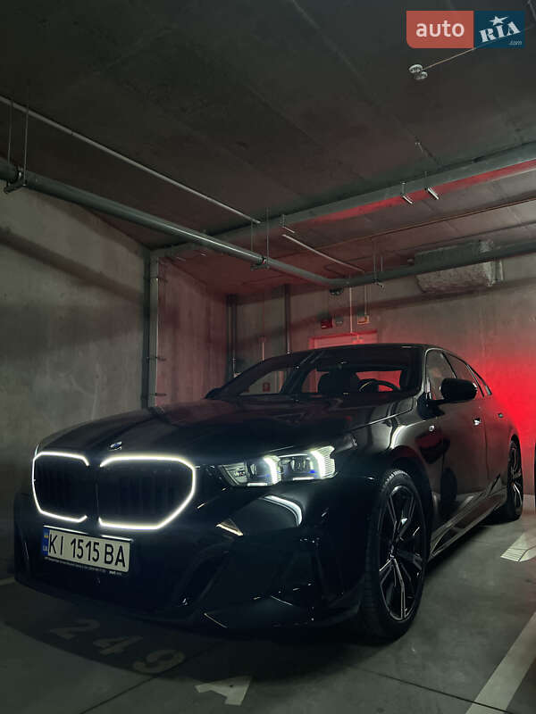 Седан BMW 5 Series 2025 в Киеве