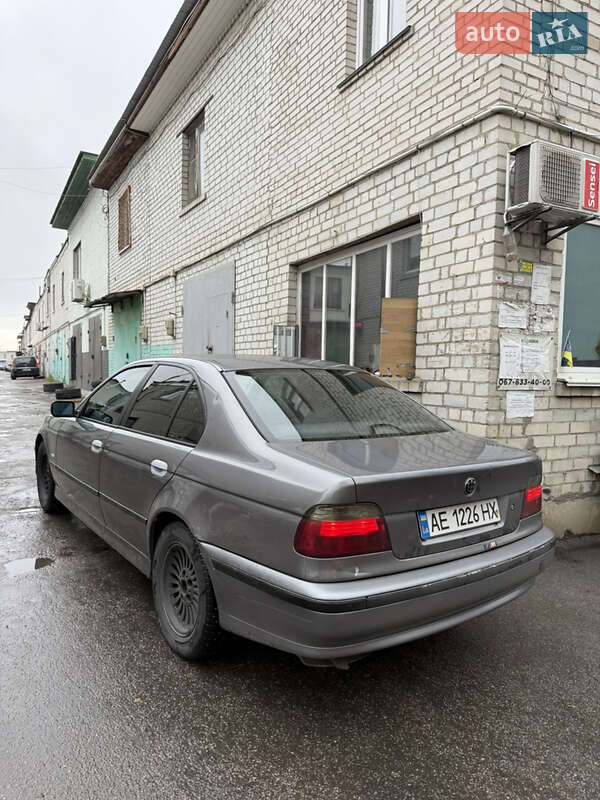 Седан BMW 5 Series 1998 в Киеве