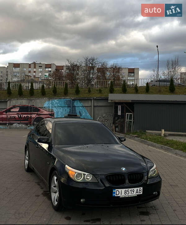 Седан BMW 5 Series 2004 в Дрогобыче