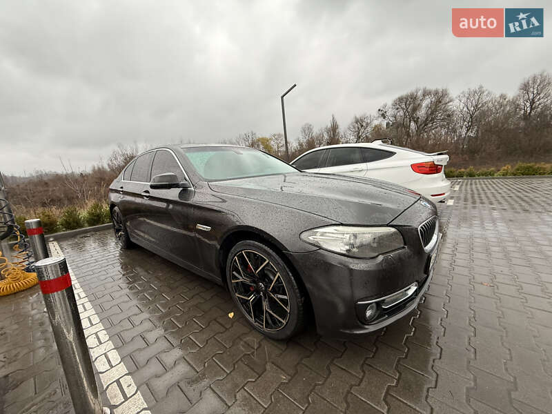 Седан BMW 5 Series 2014 в Киеве Седан BMW 5 Series 2014 в Киеве