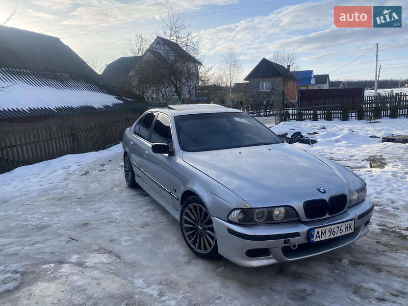 Седан BMW 5 Series 1998 в Надворной