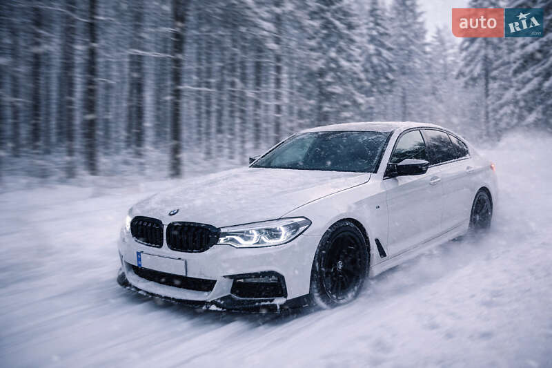 Седан BMW 5 Series 2017 в Ровно