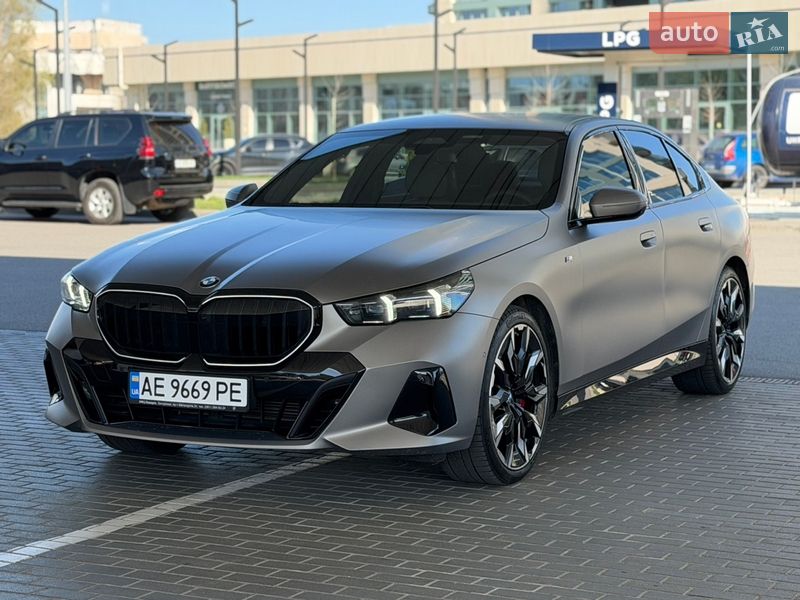 Седан BMW 5 Series 2025 в Дніпрі