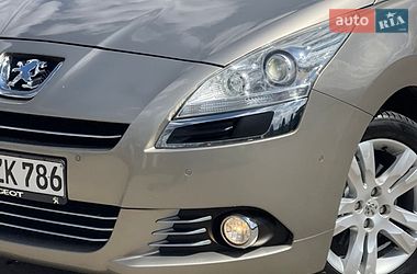 Мікровен Peugeot 5008 2013 в Стрию