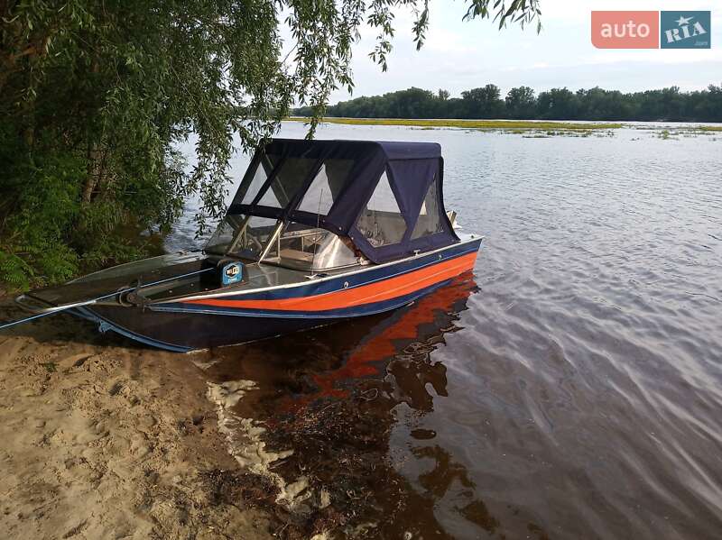 Лодка Днепр 50 2020 в Василькове