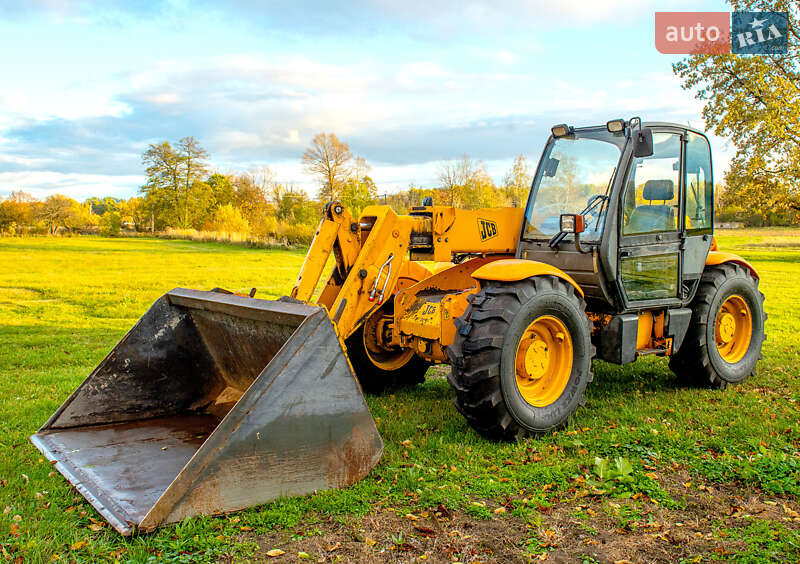 Фронтальні навантажувачі JCB 531-70 2000 в Києві Фронтальні навантажувачі JCB 531-70 2000 в Києві