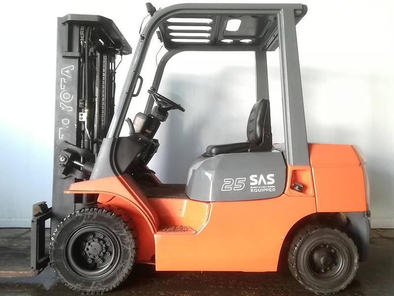 Вилочный погрузчик Toyota 62-7FDF 2007 в Киеве Вилочный погрузчик Toyota 62-7FDF 2007 в Киеве