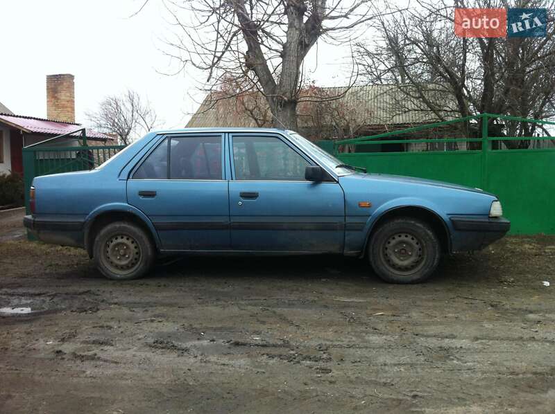 Седан Mazda 626 1986 в Кропивницком
