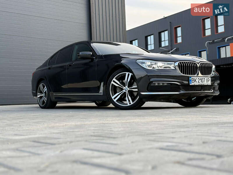 Седан BMW 7 Series 2018 в Ровно