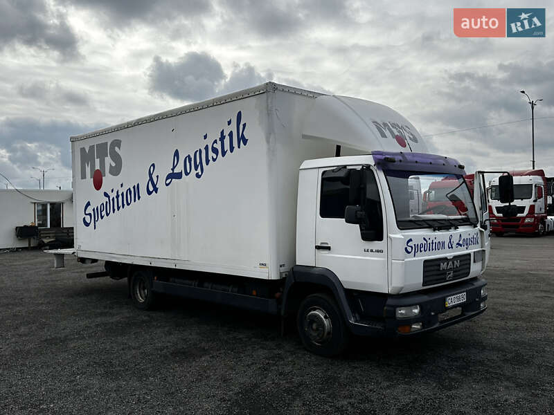 Грузовой фургон MAN 8.180 2005 в Умани
