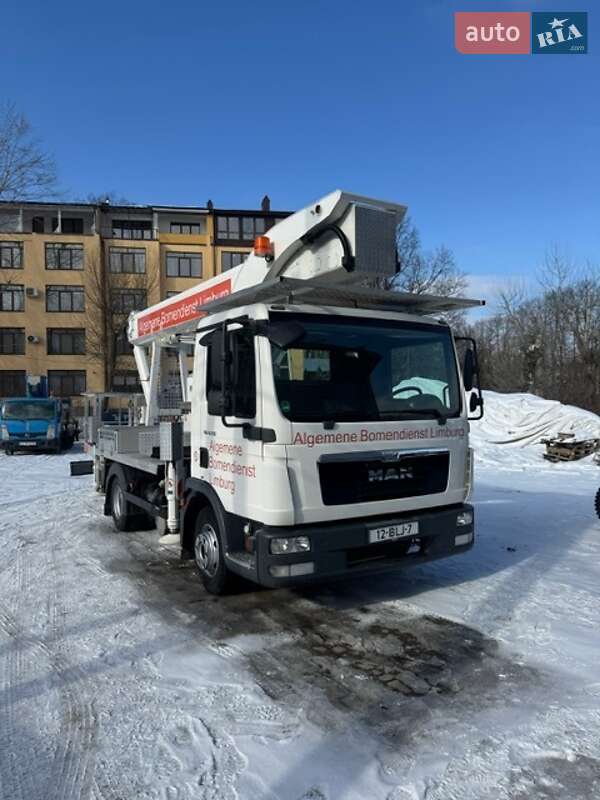 Автовишка MAN 8.180 2014 в Чернівцях