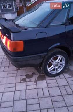 Седан Audi 80 1987 в Копычинце