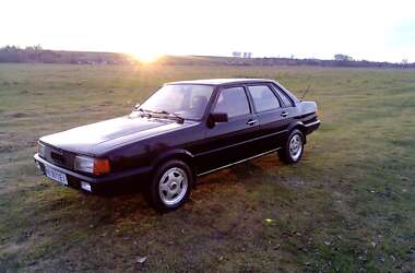 Седан Audi 80 1985 в Хмільнику