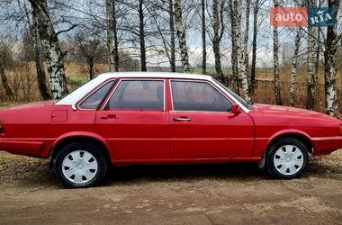 Седан Audi 80 1981 в Ратному Седан Audi 80 1981 в Ратному