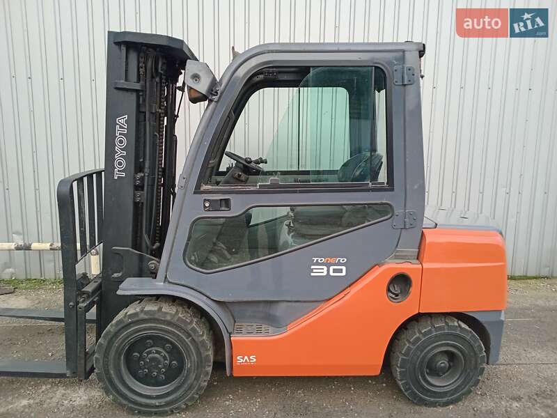 Вилочный погрузчик Toyota 8FD30 2020 в Киеве