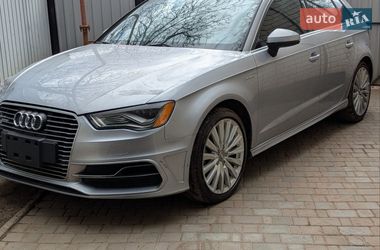 Хэтчбек Audi A3 Sportback 2015 в Александрие